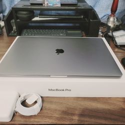 16in Apple MacBook Pro, Core i9, 1TB, 32gb Ram, 4K Retina, Radeon Pro, Newest MacOS