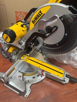 DEWALT 15 Amp Corded 12 in. Double Bevel Sliding Compound Miter Saw with XPS technology, Blade Wrench and Material Clamp