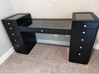 Impressions Vanity Slaystation makeup table