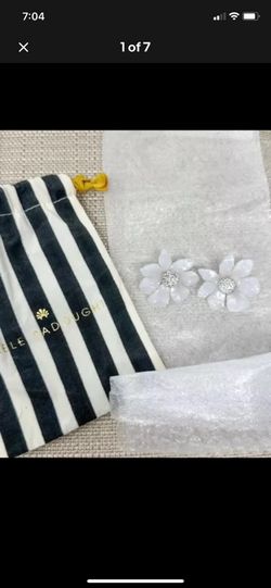 Lele Sadoughi Mother of Pearl Wallflower Button Earrings, NEW, MSRP $145