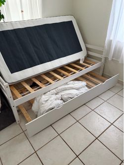 Trundle bed-only bed, mattress not in good ship