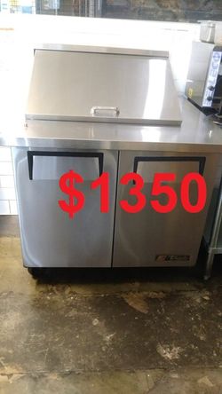 Commercial restaurant prep table