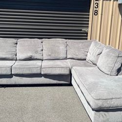 Sectional Couch 