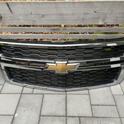 Tahoe, Suburban Front Grille Chrome Stock 2015, 2016, 2017, 2018, 2019, 2020. Pre-owned