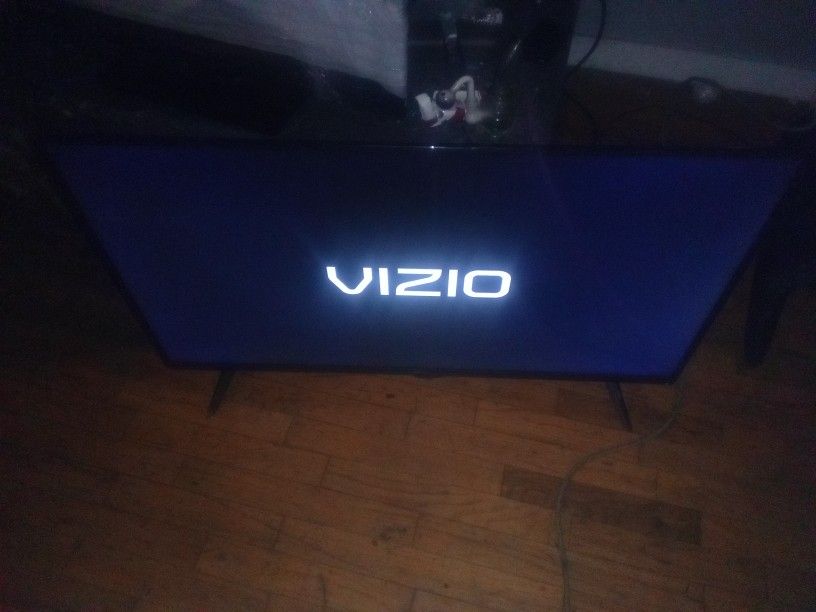 The Vizio V405-H19 is a 40-inch LCD (LED) 4K UHD TV with a native resolution of 3840x2160 (2160p).