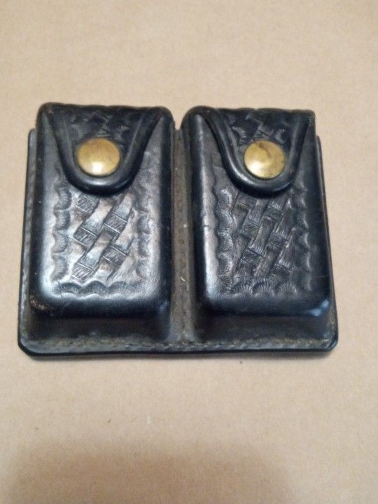 Don Hume Maker Leather Magizine Pouch..Law Enforcement