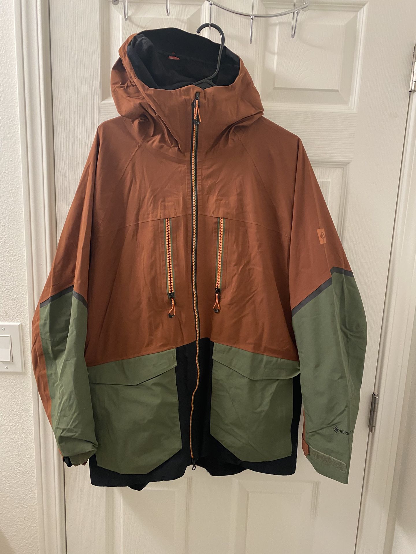 686 Snowboard Jacket & Bibs