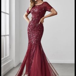 Elegant Illusion Short Sleeve Crew Neck Sequin Embroidery Mermaid Evening Dresse