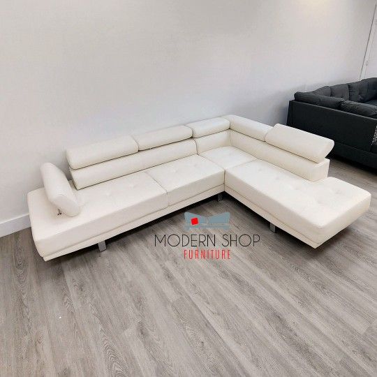 SECTIONAL COUCH 🛋