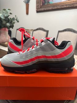 NIKE AIR MAX BRAND NEW NEVER WORN, MEN: 10.5