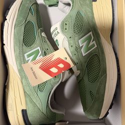 New Balance 993 Teddy Santis Chive Size 9.5