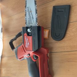 Milwaukee 12v hatchet pruning saw