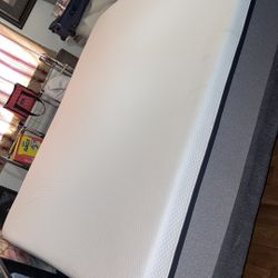 King Sizes Foam Mattress Set New Condition  Foam mattress and 2 box springs 