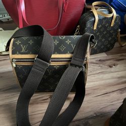 Louis Vuitton Crossbody Messenger