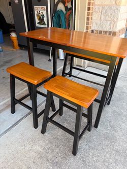 Bar Height Table with 3 Saddle Stools