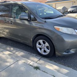 2011 Toyota Sienna