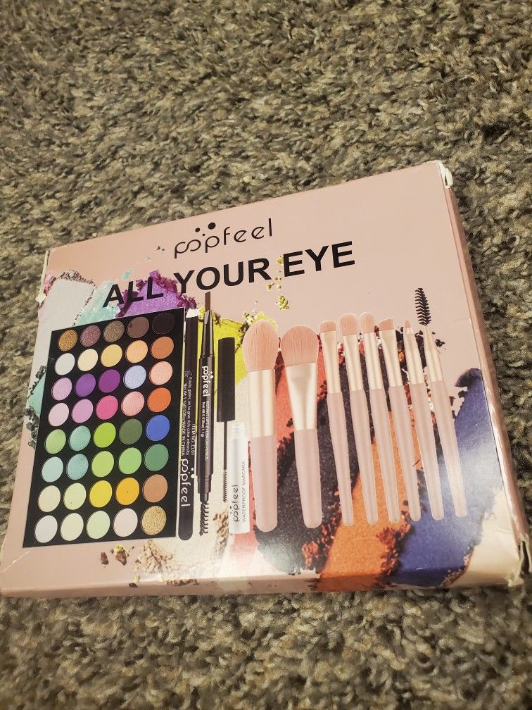 Top highlights
ColorSET002B
BrandFantasyDay
Item FormCream, Powder
Product Benefits
Ideal for various skin tones, offering a versatile and long-lastin