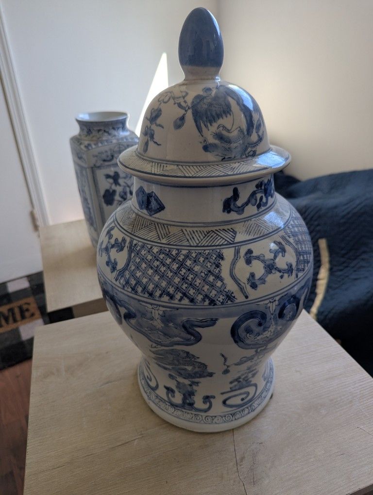Chinese porcelain ginger jar!!!