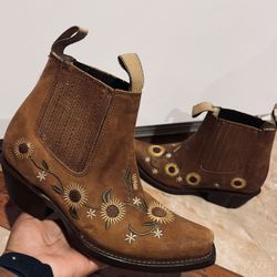 Cowgirl Ankle Boots👢👢