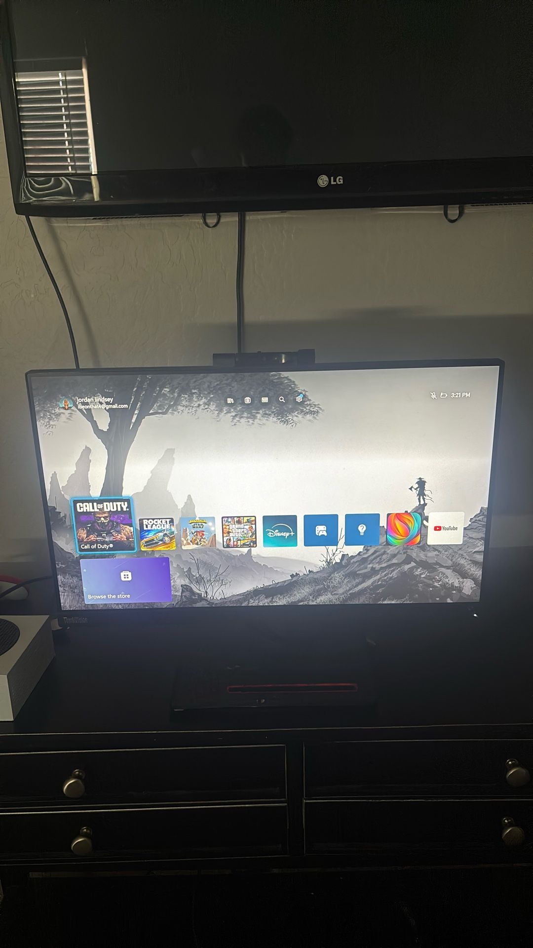 Trading ThinkVision 60Hz montior for apple airpod max’s