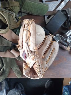 Spalding softball glove