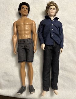 The Twilight Saga: New Moon - Jacob & Jasper 2009 Mattel  Barbie Dolls  (B5)