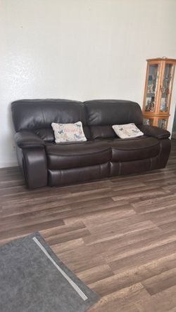 Sealing my all leather 4 recliners in good condition everything works good