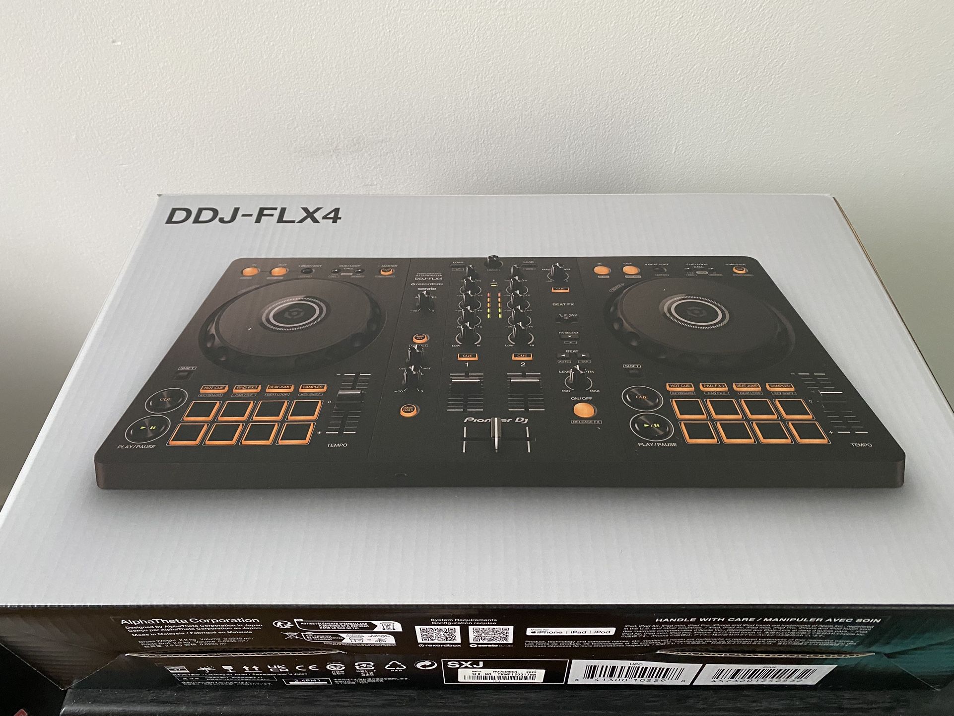 Pioneer DJ DDJ-FLX4 2-Channel DJ Controller