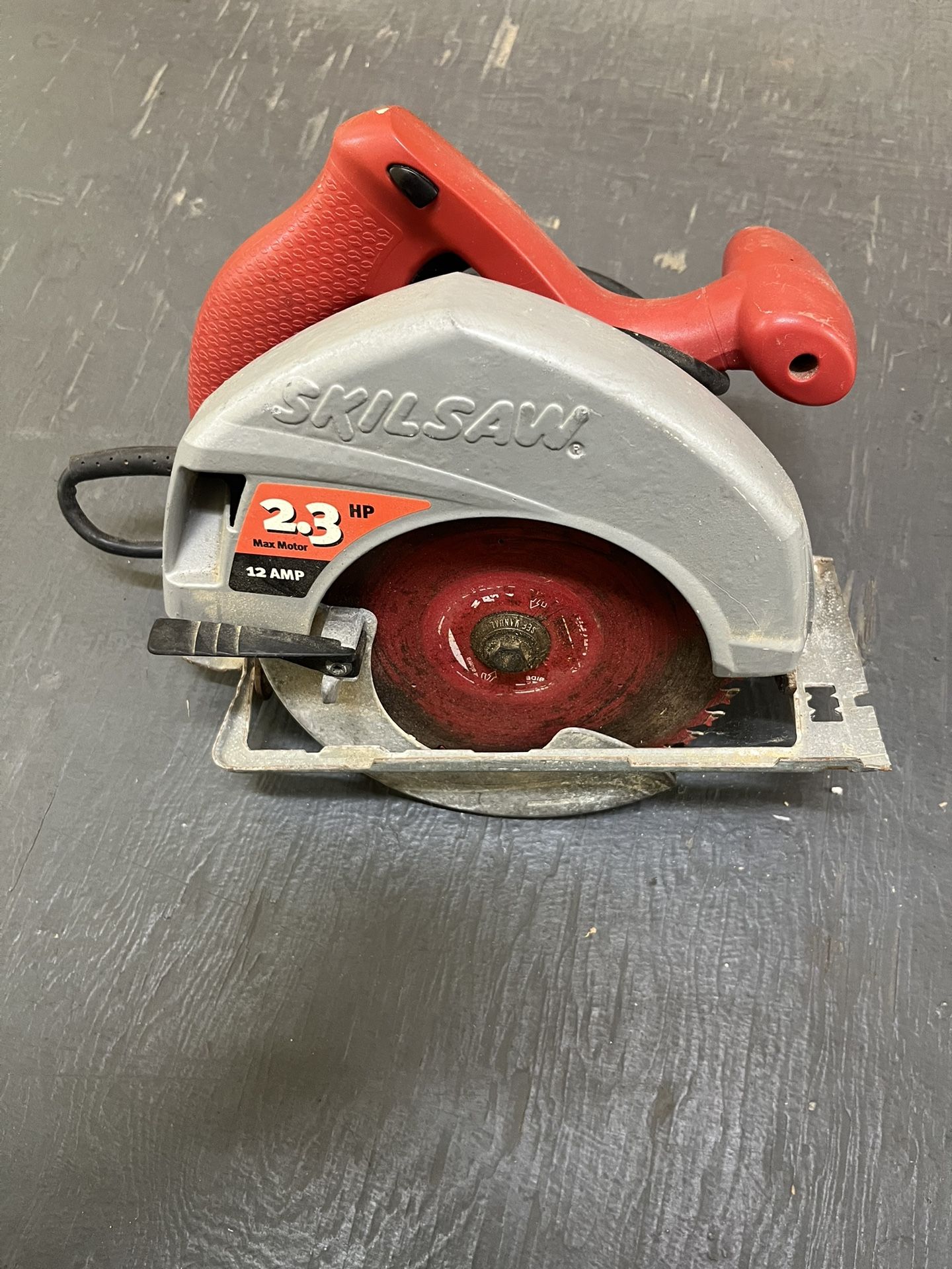 Skilsaw 5400 Circular Saw With 7 -1/4” Diablo Blade