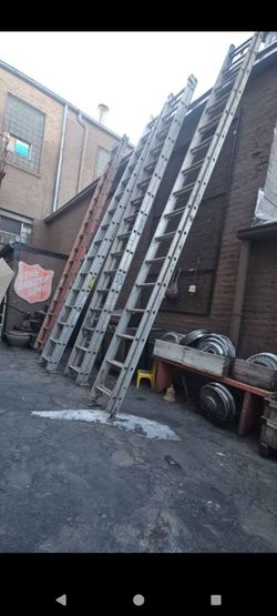 Ladders 32$349/28ft$279 Dallas pick up