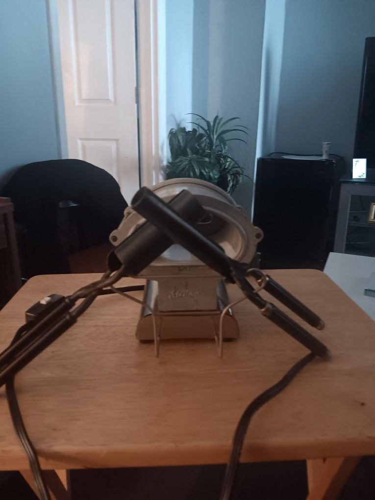 Curling Set two Curling Irons I do.
Not know how to use them so selling them