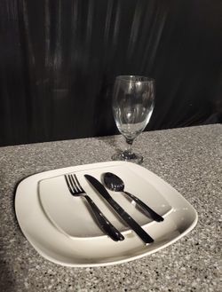 Table Sets With Utensils 