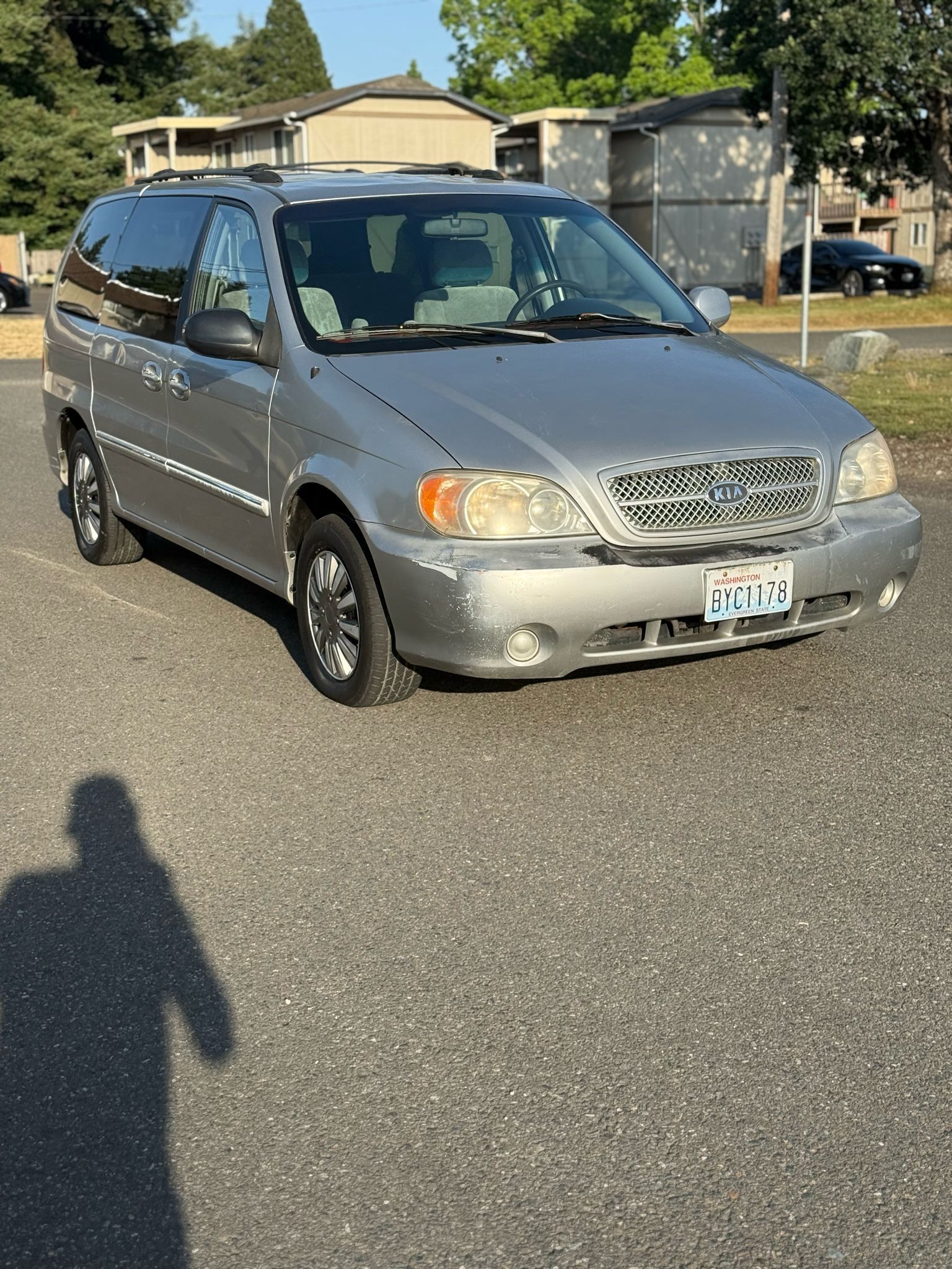 2004 Kia Sedona LX 