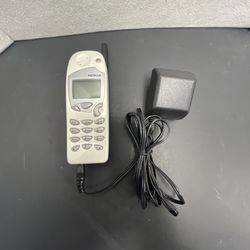 Vintage Nokia 5160 Cell Phone With Battery Charger - No Sim Card - Tested White