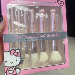 Hello Kitty® "Kawaii Icon" 6-PC BRUSH SET
