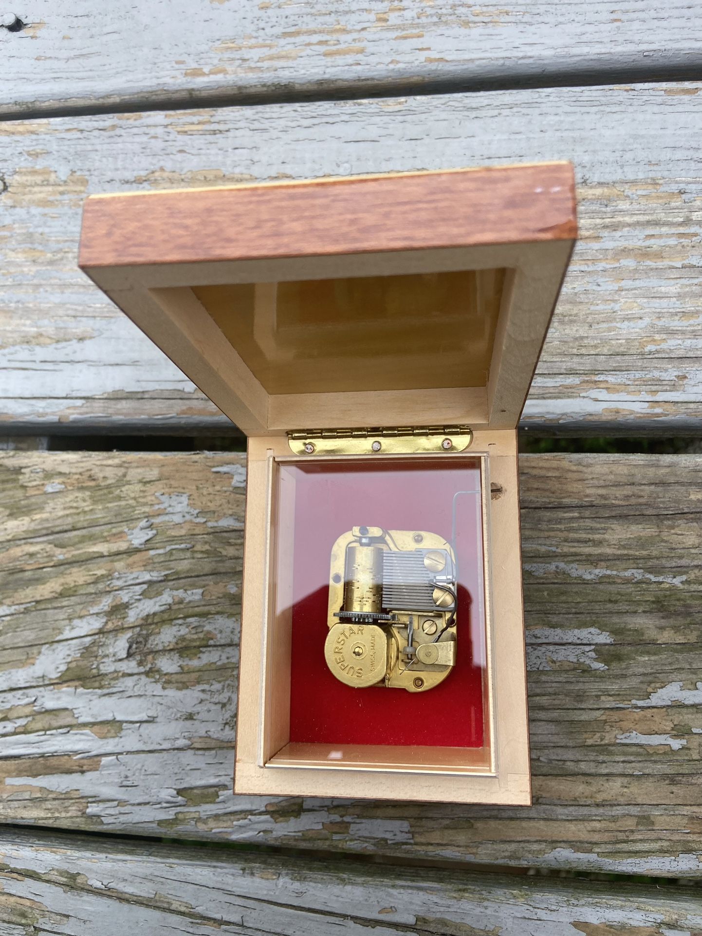 1941 VINTAGE HUMMEL BABY CHARACTER MUSIC BOX - WOOD Sounds Great