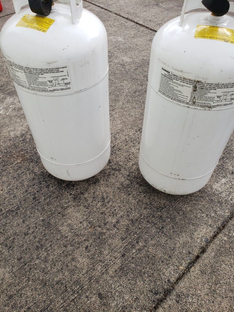 40 Pound Propane Tank Full