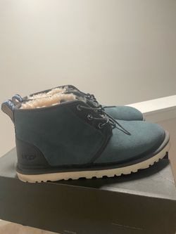 UGG Lace-Up Chukka Boots sz 9