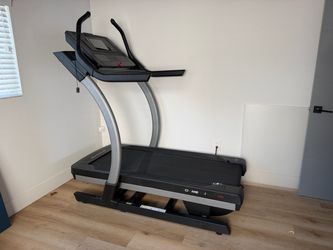 NordicTrack Commercial X11i Incline Trainer — 40% Incline — Excellent Condition