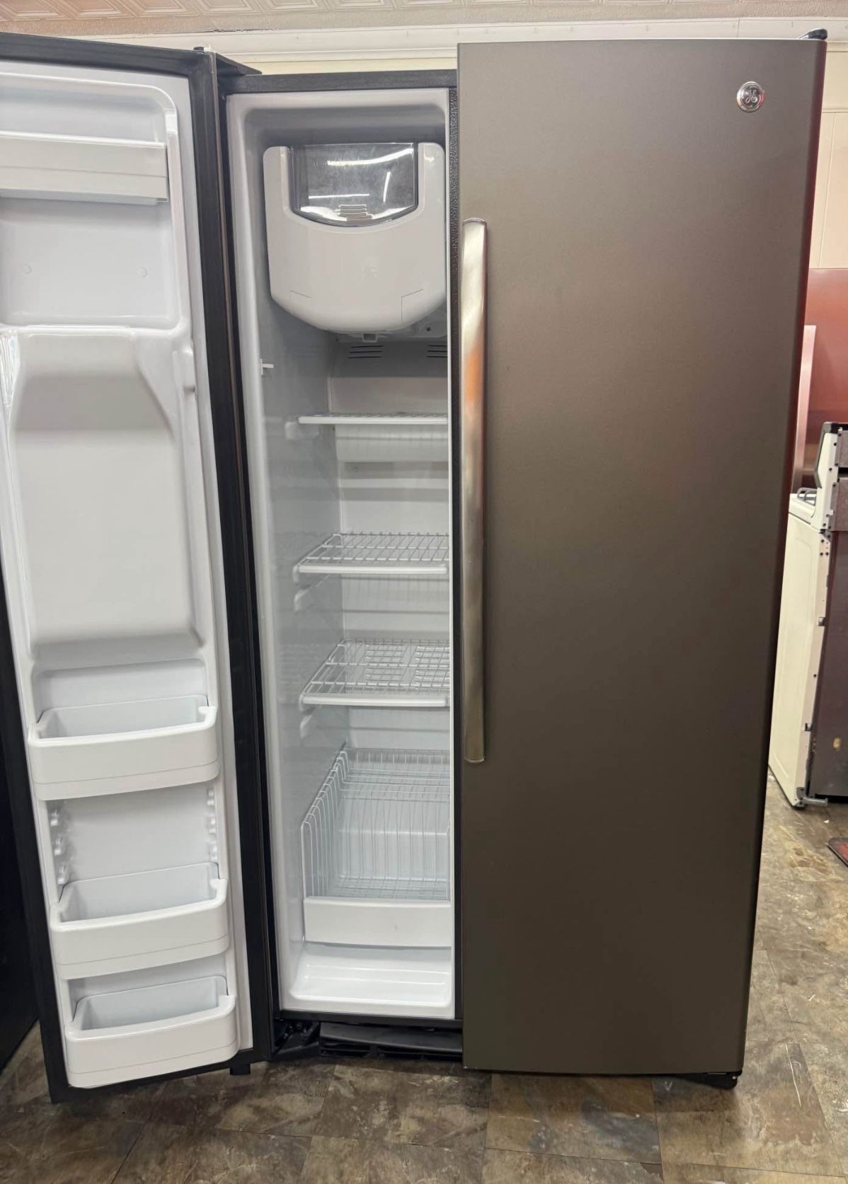 GE Refrigerator 36 Inch Ice And Water
