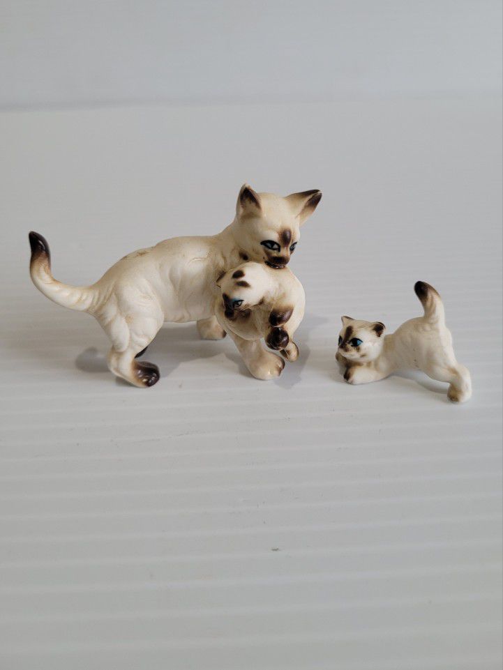 Vintage 1950's Miniature Siamese Cats Bone China Japan 3 Cats in 2 Pcs.