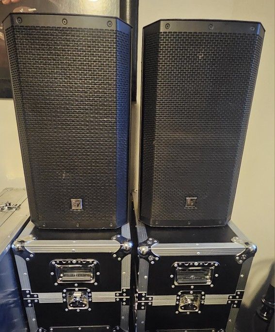 EV Powered Speakers With Fog Machine & Wireless Microphone