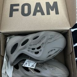 Yeezy Foam  Infants  Size 9k