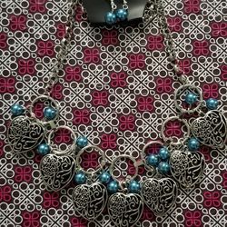 Beautiful Paparazzi Necklace With Earrings