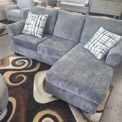 A SMALL REVERSIBLE SECTIONAL
