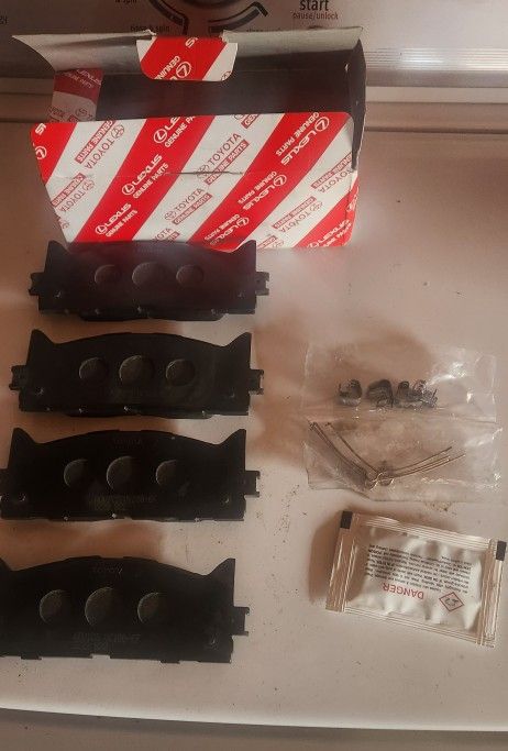 OEM TOYOTA Front & Rear Brakes