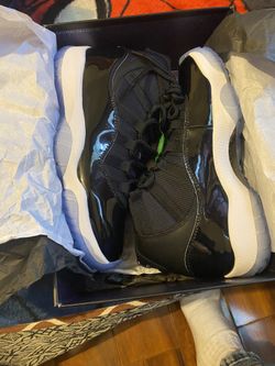 Space Jam Jordan 11’s 