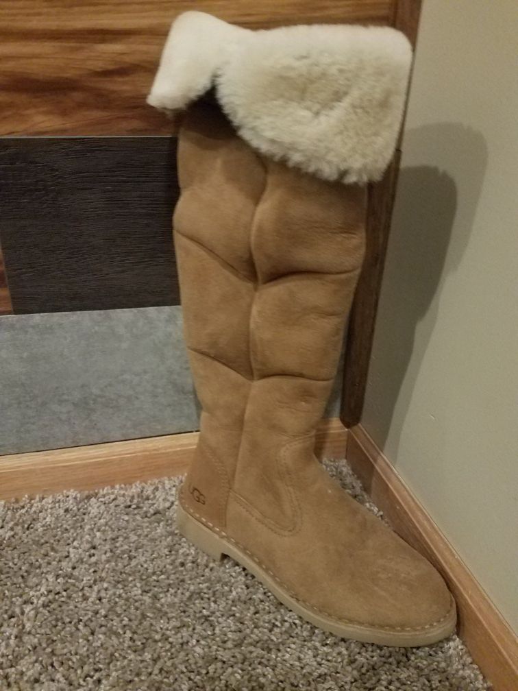 Ugg boots size 7 only worn twice