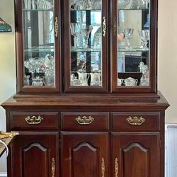 Thomasville China Cabinet And Buffet 