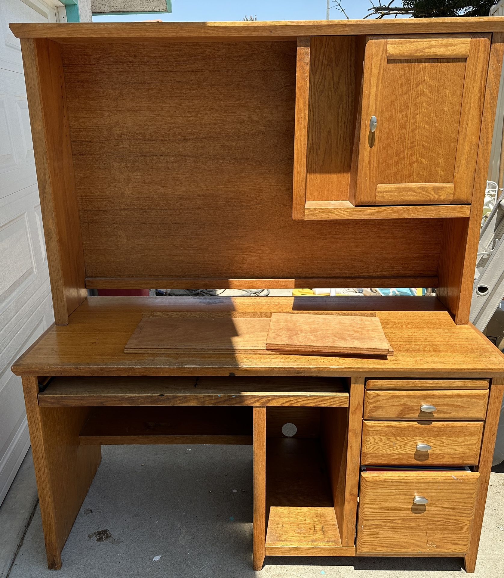 Oak Desk With Hutch